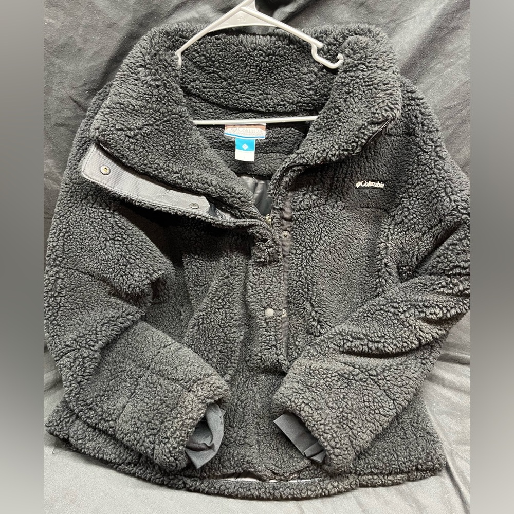 Columbia women’s fleece jacket size large zip and button